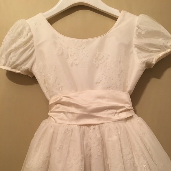 Designer Communion/Flower girls dress - Picture 4 of 7